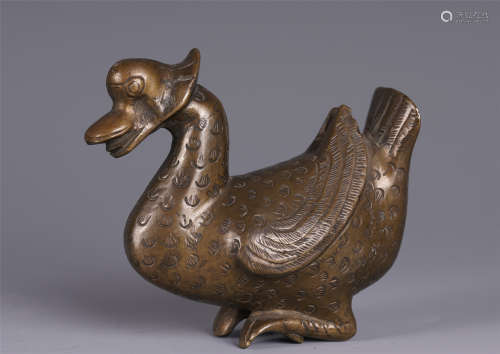 A CHINESE DUCK SHAPED BRONZE PAPERWEIGHT