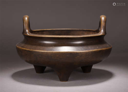 A CHINESE DOUBLE HANDLE TRIPLE FEET COPPER CENSER