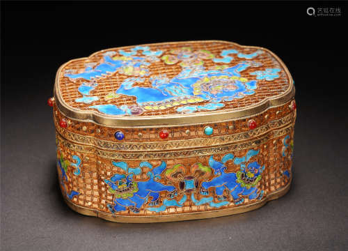 A CHINESE GILT SILVER INLAID LION LIDDED BOX