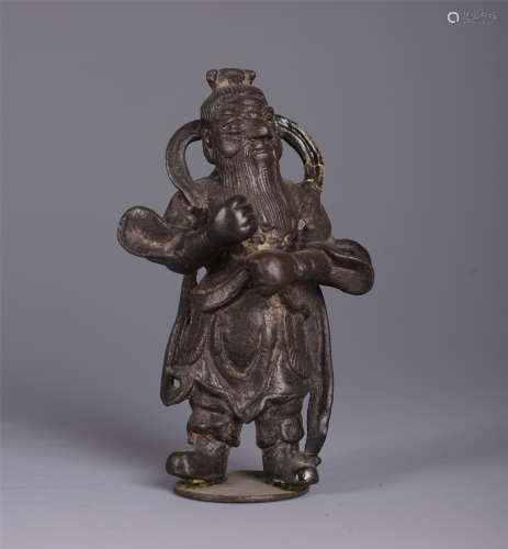 A CHINESE ELDER IMMORTALS BRONZE STANDING STATUE TABLE ITEM