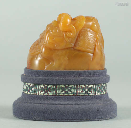 A CHINESE CARVED DRAGON TIANHUANG SEAL