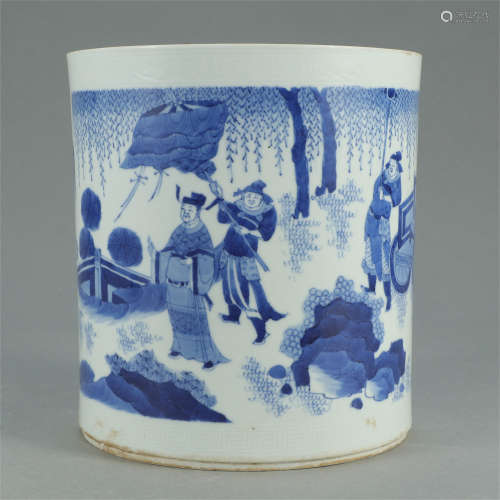 A CHINESE BLUE AND WHITE PORCELAIN FIGURE STORY PATTERN BRUSH POT