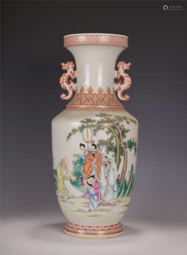 A CHINESE PORCELAIN COLORFUL FIGURE AND STORY DOUBLE HANDLE VIEWS VASE