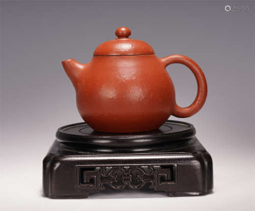 A CHINESE RED MUD ZISHA TEA POT