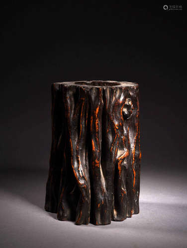 沉香木随形“仕梅”笔筒 A Chinese Eaglewood Brush Pot