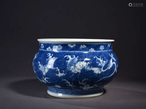 青花海兽炉 A Chinese Blue and White Porcelain Incense Burner