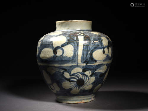 青花太阳花卉大罐 A Chinese Blue and White Floral Porcelain Jar