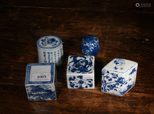 瓷印一组5枚 A Set of Chinese Porcelain Seals, 5 pcs