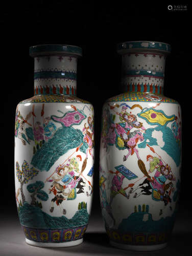 粉彩马马人物棒槌瓶一对 A Pair of Chinese Famille Rose Porcelain Vase