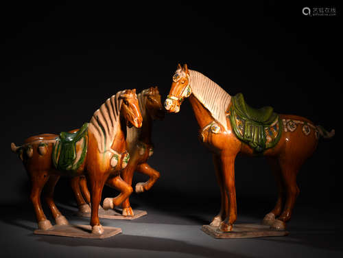 三彩马一组三件 A Set of Chinese Tricolour Porcelain Horse Ornaments