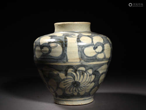 青花太阳花卉大罐 A Chinese Blue and White Floral Porcelain Jar