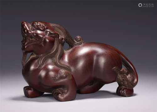 A CHINESE BEAST TYPE BOXWOOD TABLE ITEM
