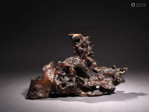 树瘤随形洞石摆件 A Chinese Burl-shaped Stone Ornament