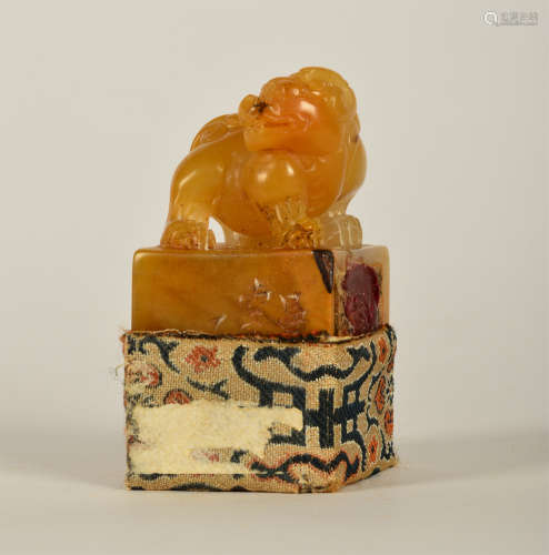 A CHINESE CARVED BEAST TIANHUANG SEAL BY CHEN MANSHENG