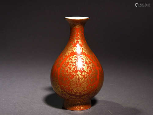 珊瑚红描金福寿玉壶春瓶 A Chinese coral  Gild Floral Porcelain Vase
