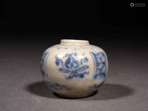 青花花卉水盂 A Chinese Blue and White Floral Porcelain Water Pot