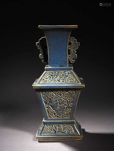 蓝釉雕瓷鸳鸯四方双耳瓶 A Chinese Carved Blue Glazed Porcelain Square Vase