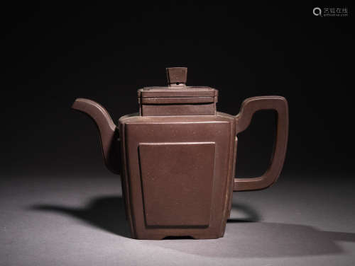 “吴云根”紫砂壶 A Chinese Purple Sand Pot, Wu Yungen Mark