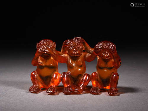 琥珀三不猴摆件 A Chinese Amber Monkey Ornament