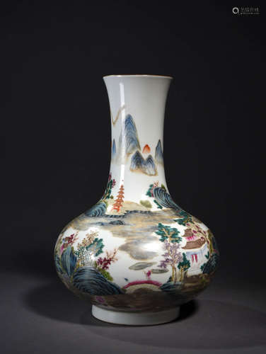 粉彩山水瓶 A Chinese Famille Rose Landscape Painted Porcelain Vase