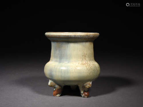 窑变钧釉三足炉 A Chinese Glazed Porcelan Three-legged Incense Burner