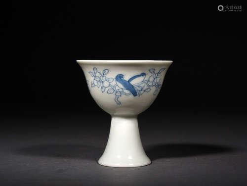 青花花鸟杯 A Chinese Blue and White Flower&Bird Pattern Porcelain Cup