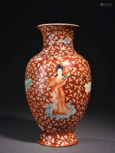 矾红地人物观音瓶 A Chinese Iron Red Figure painted Porcelain Vase