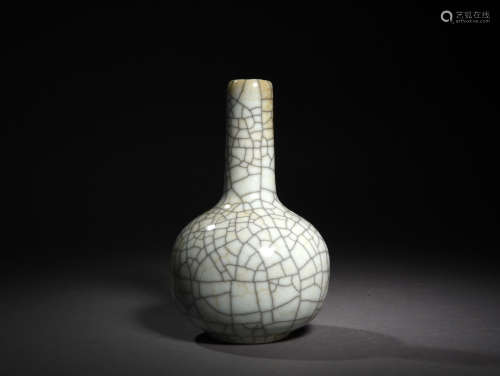 哥釉天球瓶 A Chinese Ge Kiln Porcelain Ball-shaped VASE