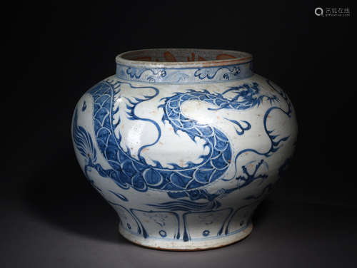 青花云龙纹大罐 A Chinese Blue and White Dragon Pattern Porcelain Jar