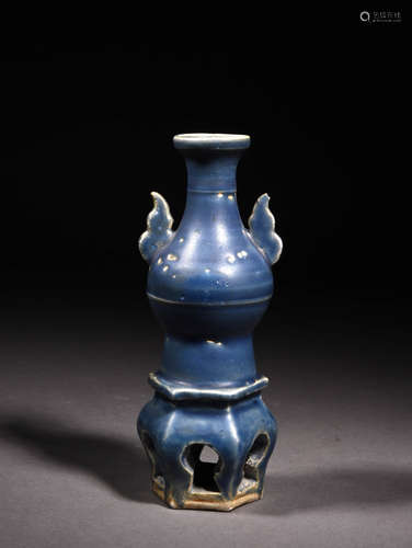 祭兰釉连座瓶 A Chinese Altar Blue Glazed Porcelain Vase