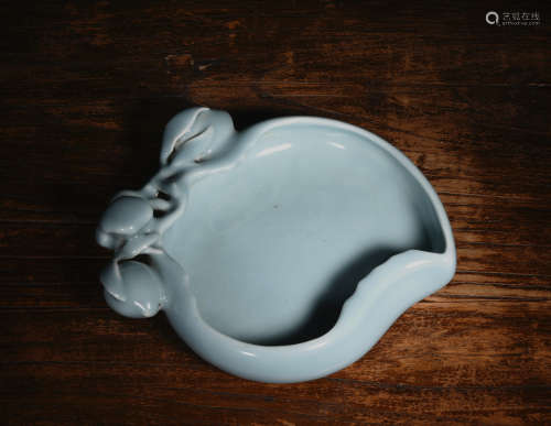 天蓝釉桃形洗 A Chinese Peach Shaped Skyblue Glazed Porcelain Brush Washer