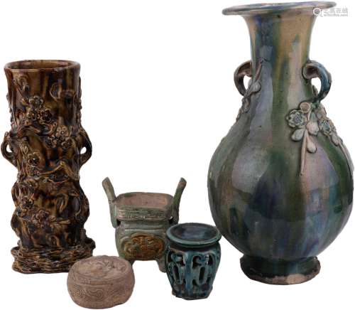 明-清 石湾窑瓷塑瓶炉一组