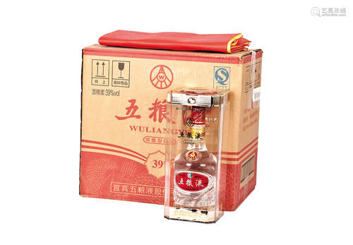 2013年 五粮液酒一箱