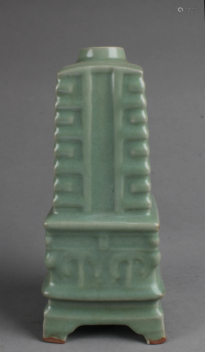 Chinese Longquan Vase