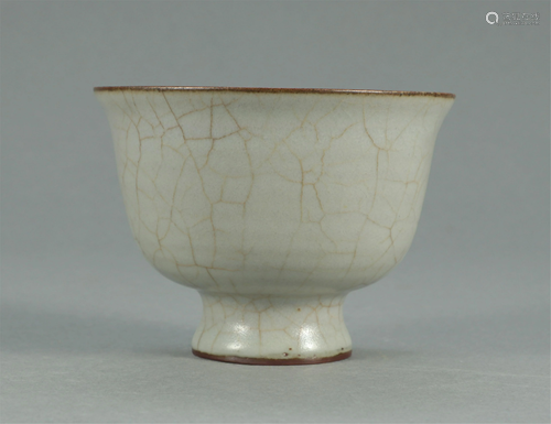 CHINESE CRACKED GLAZE PORCELAIN STEM BOWL