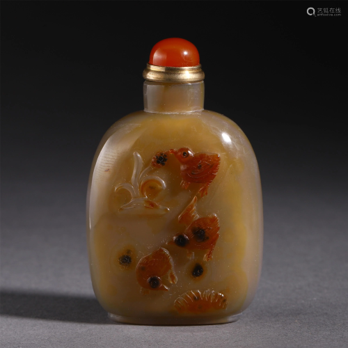 CHINESE AGATE CARVED SNUFF BOTTLE