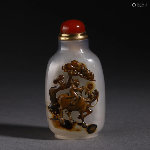 CHINESE AGATE CARVED FIGURE SNUFF BOTTLE