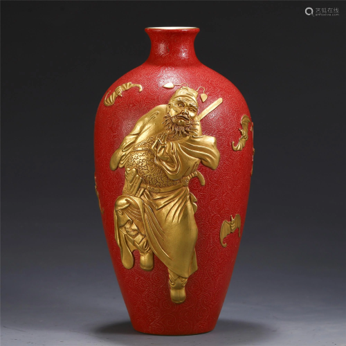 CHINESE RED AND GLAZE GILT-DECORATED FIGU…