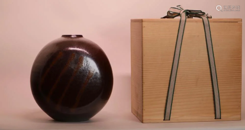 Japanese Modern Pottery Vase with Box