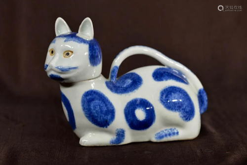 Chinese Blue White Porcelain Cat Ewer - Unusual