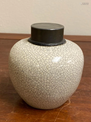 Chinese Ge Crackle Glazed Porcelain Tea Container