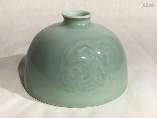 Chinese Celadon Porcelain Beehive Pot