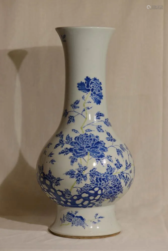 Chinese Porcelain Vase with Blue Enamle Peony
