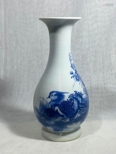 Chinese Blue White Porcelain Vase - Mandarin Duc…