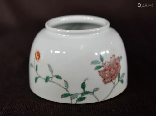 Chinese Porcelain Beehive Brush Washer with Fl…
