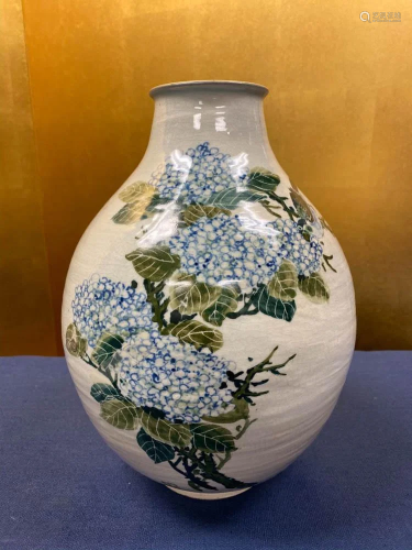 Japanese Studio Porcelain Vase - Hydrea