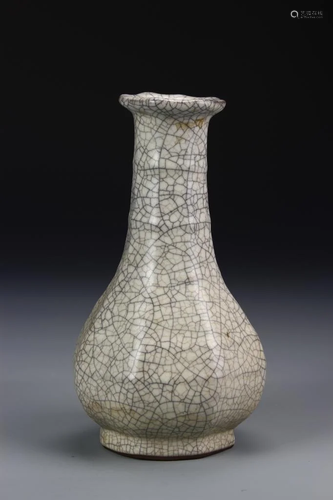 Chinese Ko-Type Faceted Bottle Vase