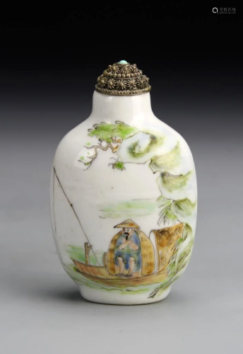 Chinese Famille Rose Snuff Bottle