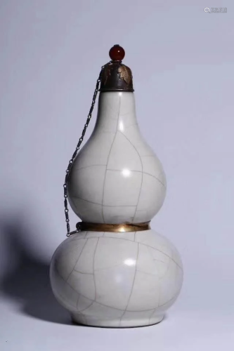 Chinese Celendon Glazed Gourd Vase