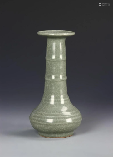 Chinese Guan Yao Vase